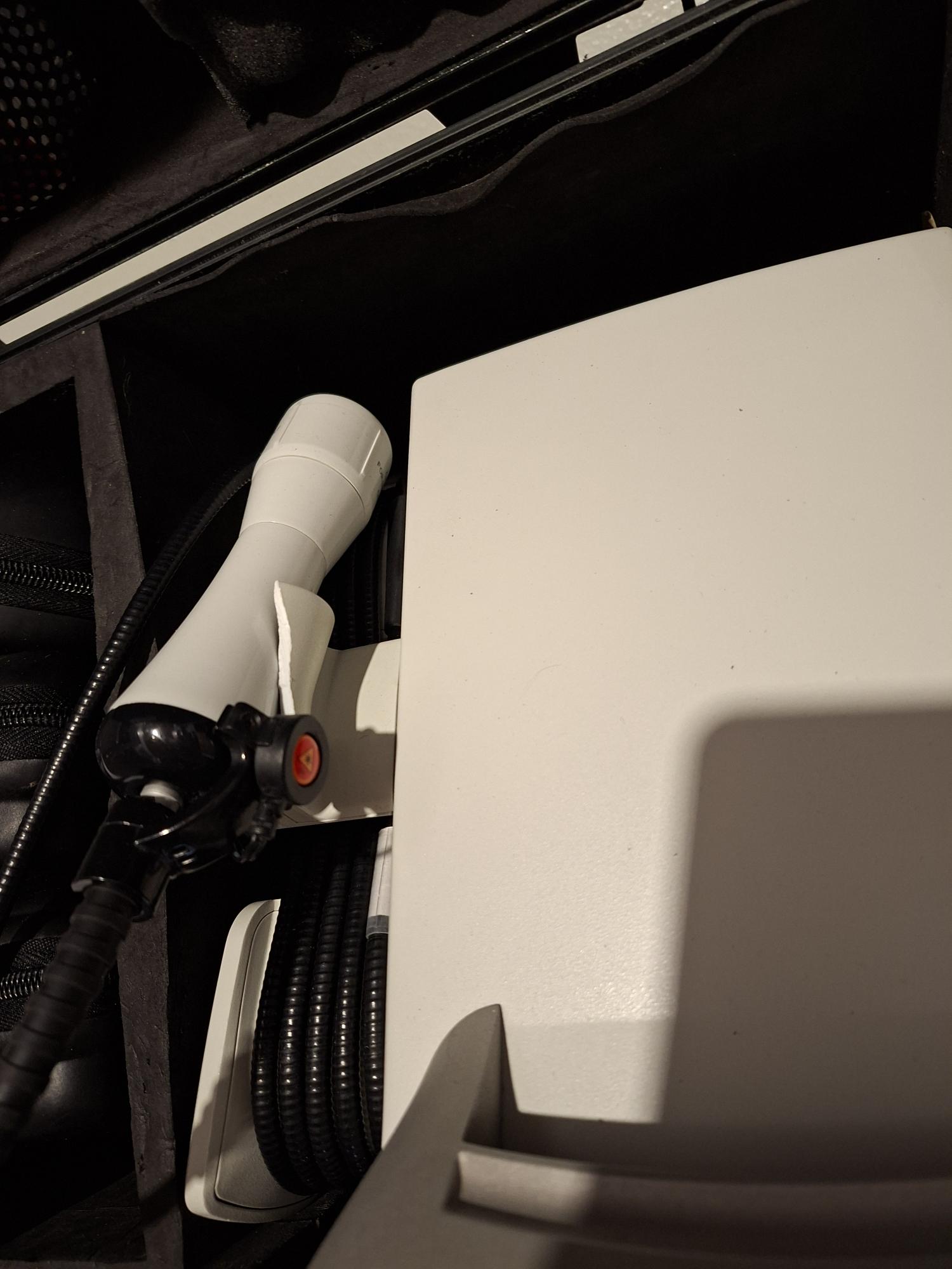 SN LG14005027 Laser Companion CTC 12 inkl. 4 hoveder, 3 briller og kuffert3